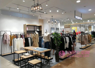 現(xiàn)在開服裝店還能賺錢嗎？機遇與挑戰(zhàn)并存